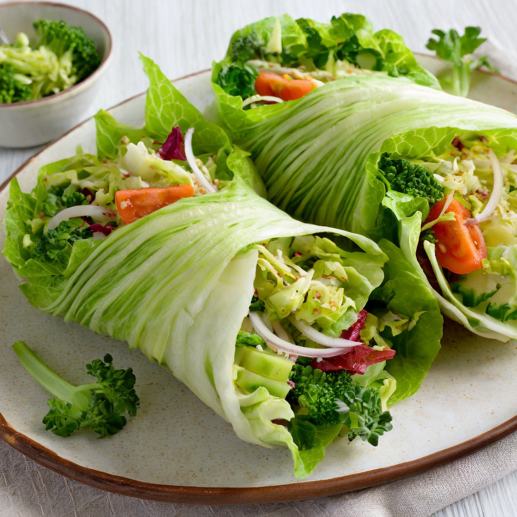 Broccoli slaw wraps (Gilda)